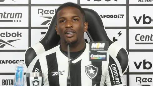 Apresentacao de Elias Manoel do Botafogo Foto: Vitor Silva/Botafogo.