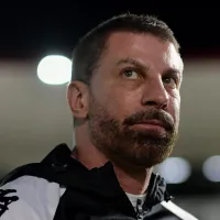 Pedrinho ‘dispara’ no Vasco sobre manifesto da torcida na web: “Revenda já”