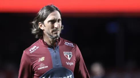 Luis Zubeldia técnico do São Paulo durante partida contra o Novorizontino no estádio Morumbi pelo campeonato Paulista 2025. Foto: Marcello Zambrana/AGIF