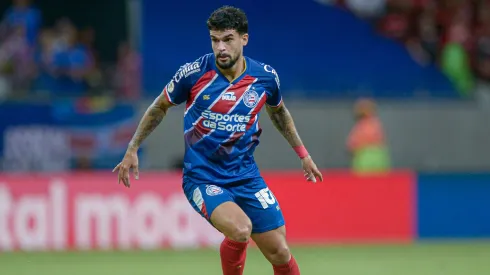 Cauly jogador do Bahia durante partida contra o Flamengo no estadio Arena Fonte Nova pelo campeonato Brasileiro A 2024.