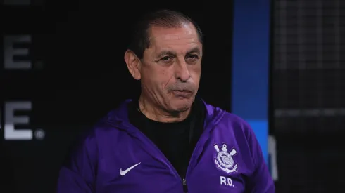 Ramon Diaz tecnico do Corinthians durante partida contra o Huracan no estadio Arena Corinthians pelo campeonato Copa Sul-americana 2025. Foto: Ettore Chiereguini/AGIF