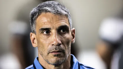 Vojvoda tecnico do Fortaleza durante partida contra o Santos no estadio Vila Belmiro pelo campeonato Brasileiro A 2023.