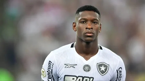 RJ – RIO DE JANEIRO – 21/09/2024 – BRASILEIRO A 2024, FLUMINENSE X BOTAFOGO – Luiz Henrique jogador do Botafogo durante partida contra o Fluminense no estadio Maracana pelo campeonato Brasileiro A 2024. Foto: Thiago Ribeiro/AGIF