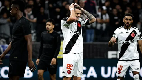 Vegetti jogador do Vasco lamenta durante partida contra o Corinthians no estadio Arena Corinthians pelo campeonato Brasileiro A 2025. Foto: Fabio Giannelli/AGIF