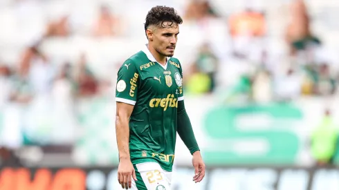 Raphael Veiga jogador do Palmeiras lamenta durante partida contra o Sao Paulo no estadio Mineirao pelo campeonato Supercopa 2024.