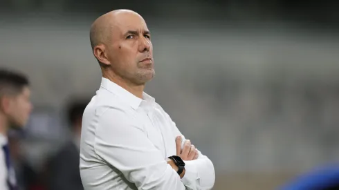 MG – BELO HORIZONTE – 09/04/2025 – COPA SUL-AMERICANA 2025, CRUZEIRO X MUSHUC RUNA – Leonardo Jardim tecnico do Cruzeiro durante partida contra o Mushuc Runa no estadio Mineirao pelo campeonato Copa Sul-americana 2025. Foto: Gilson Lobo/AGIF