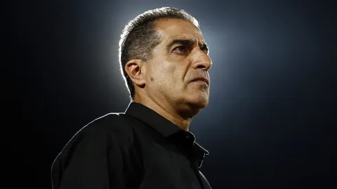 Foto: Vitor Silva/Botafogo – Renato Paiva durante confronto contra o Universidad de Chile na Libertadores de 2025.