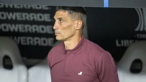 Vojvoda tecnico do Fortaleza durante partida contra o Racing no estadio Arena Castelao pelo campeonato Copa Libertadores 2025. Foto: Baggio Rodrigues/AGIF