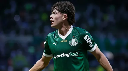 Giay jogador do Palmeiras durante partida contra o Botafogo no estadio Arena Allianz Parque pelo campeonato Brasileiro A 2025.