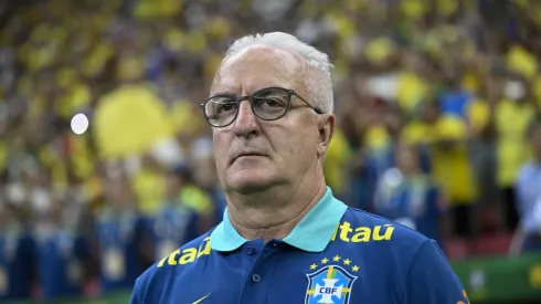 Dorival Júnior técnico do Brasil durante partida contra o Colômbia no estádio Mane Garrincha pelo campeonato Eliminatórias Copa Do Mundo 2026. Foto: Mateus Bonomi/AGIF