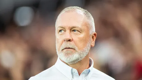 Mano Menezes tecnico do Fluminense durante partida contra o Athletico-PR no estadio Arena da Baixada pelo campeonato Brasileiro A 2024.
