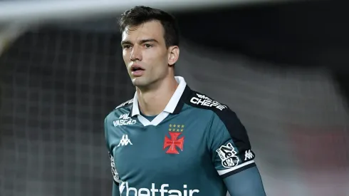 Léo Jardim em partida pelo Vasco no Campeonato Brasileiro A 2025. Foto: Thiago Ribeiro/AGIF