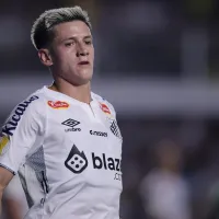 Léo Godoy sofre problema no Santos e pede para voltar ao Athletico-PR