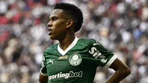 Estêvão em partida pelo Palmeiras contra o Vasco pelo Campeonato Brasileiro A 2025. Foto: Mateus Bonomi/AGIF