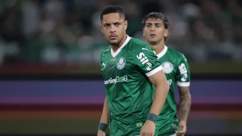 SP – BARUERI – 12/04/2025 – BRASILEIRO A 2025, PALMEIRAS X CORINTHIANS – Vitor Roque jogador do Palmeiras durante partida contra o Corinthians no estadio Arena Barueri pelo campeonato Brasileiro A 2025. Foto: Ettore Chiereguini/AGIF