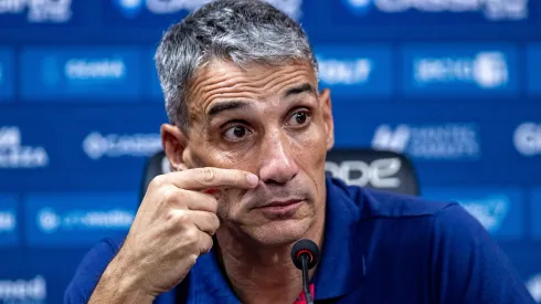 PE – RECIFE – 26/04/2025 – BRASILEIRO A 2025, SPORT X FORTALEZA – Juan Pablo Vojvoda tecnico do Fortaleza durante partida contra o Sport no estadio Ilha do Retiro pelo campeonato Brasileiro A 2025. Foto: Rafael Vieira/AGIF