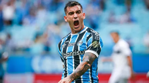 Franco Cristaldo jogador do Gremio comemora seu gol durante partida contra o Santa Cruz-RS no estadio Arena do Gremio pelo campeonato Gaucho 2024.