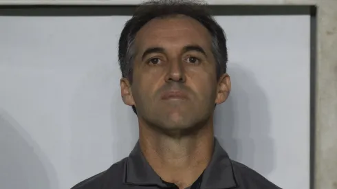 SP – SAO PAULO – 12/05/2025 – BRASILEIRO A 2025, SANTOS X CEARA – Leo Conde tecnico do Ceara durante partida contra o Santos no estadio Arena Allianz Parque pelo campeonato Brasileiro A 2025. Foto: Anderson Romao/AGIF