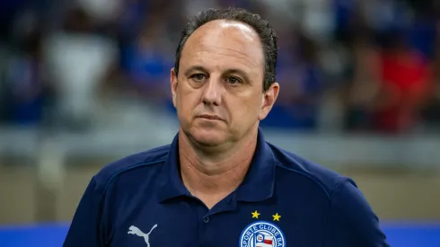 MG – BELO HORIZONTE – 17/04/2025 – BRASILEIRO A 2025, CRUZEIRO X BAHIA – Rogerio Ceni tecnico do Bahia durante partida contra o Cruzeiro no estadio Mineirao pelo campeonato Brasileiro A 2025. Foto: Fernando Moreno/AGIF