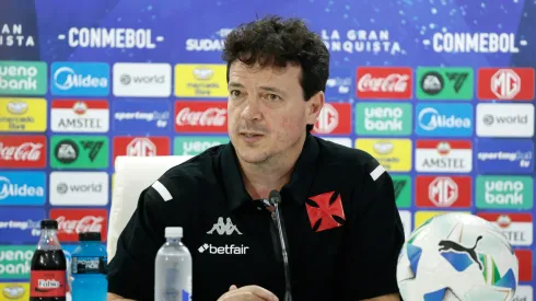 Fernando Diniz, técnico do Vasco, em coletiva pela Sul-Americana (Imagem: Matheus Lima/Vasco)
