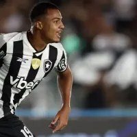 Botafogo renova contrato com Kayke e aumenta valor milionário de multa rescisória