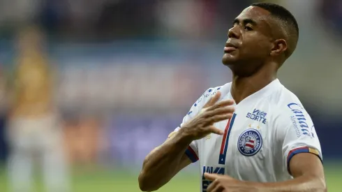 Erick jogador do Bahia comemora seu gol com jogadores do seu time durante partida contra o Sampaio Correa no estadio Arena Fonte Nova pelo campeonato Copa Do Nordeste 2025.