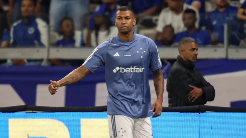 MG – BELO HORIZONTE – 24/07/2024 – BRASILEIRO A 2024, CRUZEIRO X JUVENTUDE – Walace jogador do Cruzeiro durante aquecimento antes da partida contra o Juventude no estadio Mineirao pelo campeonato Brasileiro A 2024. Foto: Gilson Lobo/AGIF