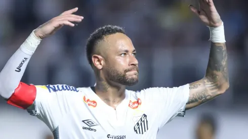Neymar em partida pelo Santos. Foto: Reinaldo Campos/AGIF