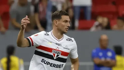 Cédric abre o jogo sobre atuar como ponta no São Paulo