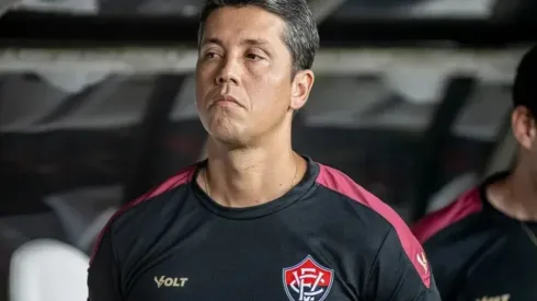 Thiago Carpini, técnico do Vitória (1)