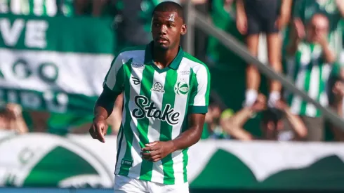 Abner durante confronto contra o Grêmio no Campeonato Gaúcho de 2025.