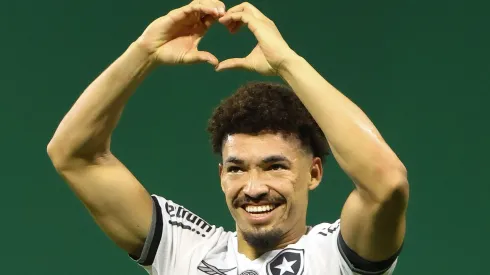 – Adryelson jogador do Botafogo