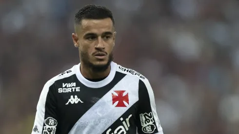 RJ – RIO DE JANEIRO – 19/04/2025 – BRASILEIRO A 2025, VASCO X FLAMENGO – Coutinho jogador do Vasco durante partida contra o Flamengo no estadio Maracana pelo campeonato Brasileiro A 2025. Foto: Jorge Rodrigues/AGIF