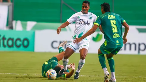 Caique jogador do Juventude durante partida contra o Avenida no estadio Alfredo Jaconi pelo campeonato Gaucho 2024.