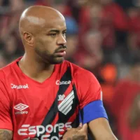 Thiago Heleno revela bastidores da saída do Athletico e conta que ficou chateado: “Tinha que ter sido diferente”