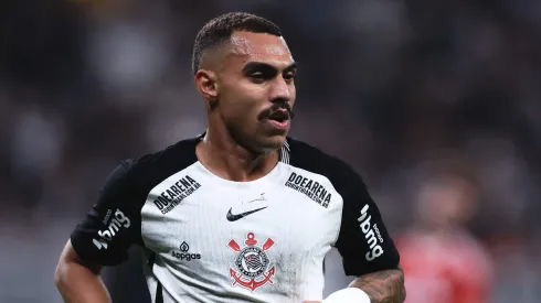 Matheuzinho vive momento ruim no Corinthians.