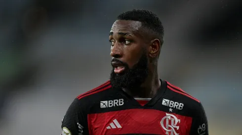 RJ – RIO DE JANEIRO – 25/08/2024 – BRASILEIRO A 2024, FLAMENGO X BRAGANTINO – Gerson jogador do Flamengo durante partida contra o Bragantino no estadio Maracana pelo campeonato Brasileiro A 2024. Foto: Thiago Ribeiro/AGIF