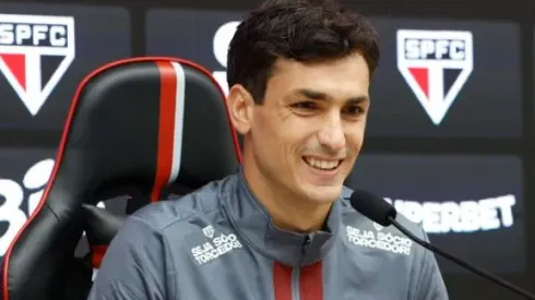 Juan Dinenno, em coletiva pelo São Paulo – Foto: Reprodução/SPFC