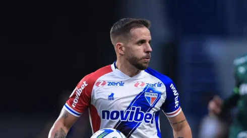 Lucas Sasha jogador do Fortaleza durante partida contra o Palmeiras no estadio Arena Allianz Parque pelo campeonato Brasileiro A 2023. Foto: Ettore Chiereguini/AGIF