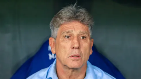 RIO DE JANEIRO, BRAZIL – MAY 24: Renato Gaucho, head coach of Fluminense looks on prior to the match between Fluminense and Vasco Da Gama as part of Brasileirao 2025 at Maracana Stadium on May 24, 2025 in Rio de Janeiro, Brazil. (Photo by Buda Mendes/Getty Images)