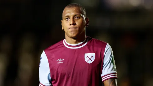Luizão em partida do West Ham Sub-21 com o Newport County (Foto: Ryan Hiscott/Getty Images)