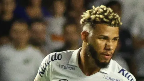 Nathan, jogando no Santos em 2023