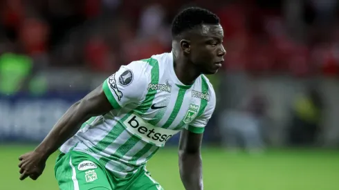 Kevin Viveros durante confronto contra o Internacional na Libertadores de 2025.