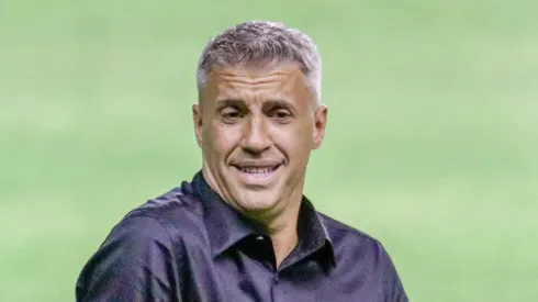 Crespo mandou a real no São Paulo.