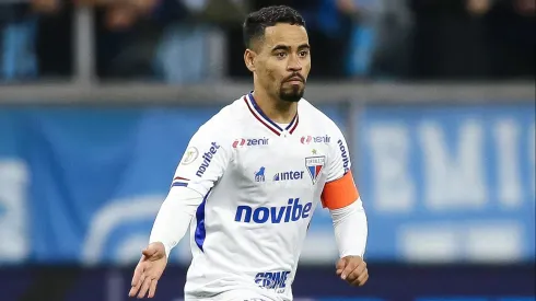 Yago Pikachu durante confronto contra o Grêmio no Brasileirão 2024.