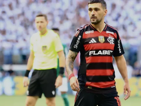 Carlos Alberto cutuca Arrascaeta com eliminação do Mundial