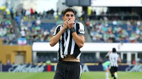 Saída de Jair abre espaço para Pantaleão no Botafogo.