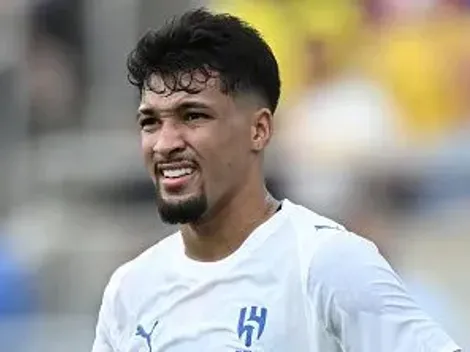 Marcos Leonardo é alvo da torcida do Fluminense após pênalti cavado