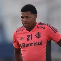 Cria da base do Internacional, lateral-esquerdo Thauan Lara é anunciado pelo Santa Clara, de Portugal