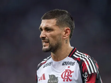 Arrascaeta é cobrado pela torcida após insatisfação no Flamengo